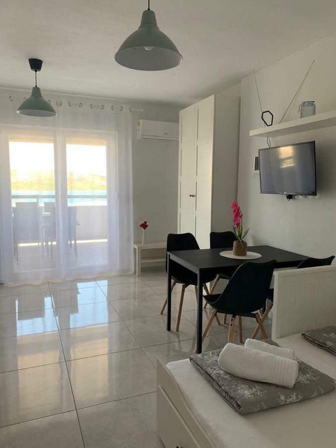 Nelany Apartment Zubovici Exterior photo
